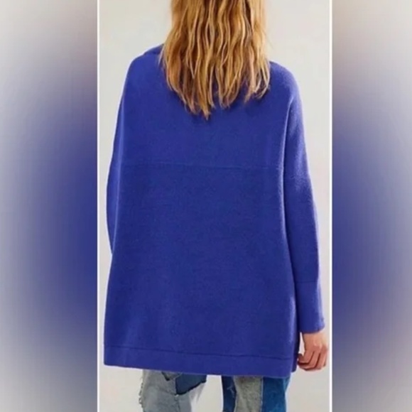 Free People Ottoman Slouchy  Tunic Sweater in Spectrum  Blue sz XS NWT - Picture 2 of 7
